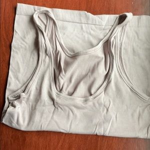 Lululemon lavender top